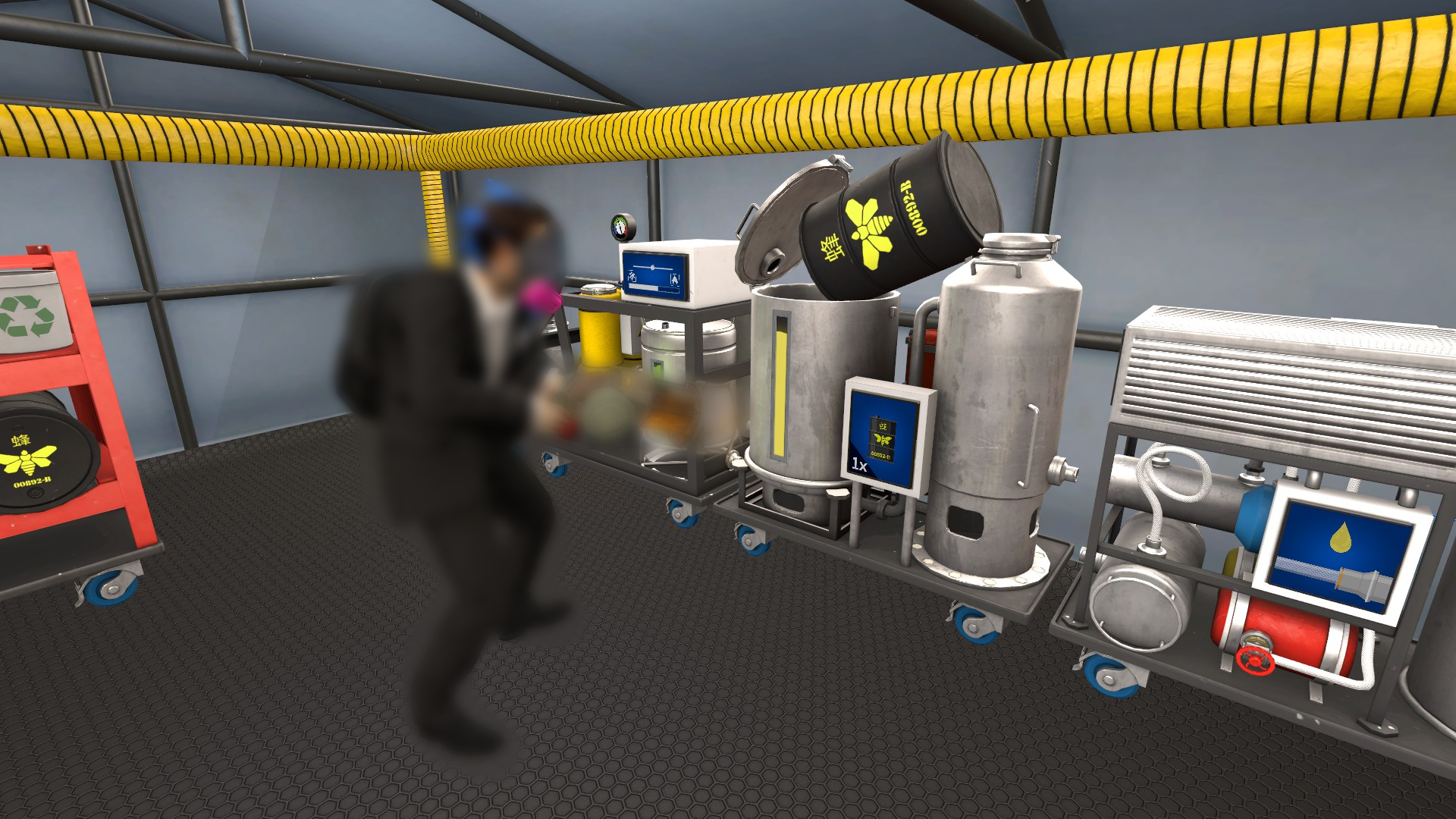 Voici notre chimiste qui verse un baril de methylamine